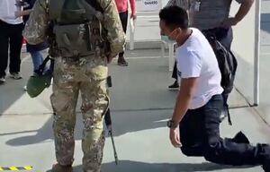 Video: Fuerzas Armadas piden a un hombre ser miembro de mesa y él se desmaya, en Perú