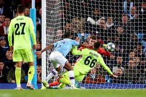 Manchester City consiguió trabajada victoria y sigue firme en la Champions League sin Claudio Bravo