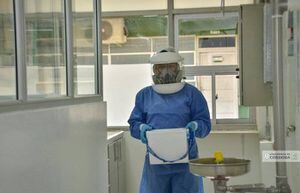 Este laboratorio se quedó sin reactivos para procesar pruebas de coronavirus