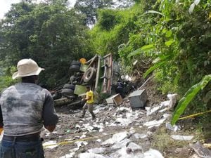 Al menos nueve muertos deja accidente de bus escalera en Cauca