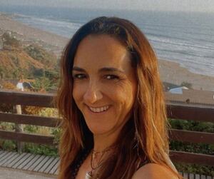 Renata Bravo se une a Claudio Iturra para dirigir viaje de solteras: “Ese yo gozador de mi interior volvió”
