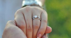 Este es el significado de tu anillo de compromiso según sus piedras