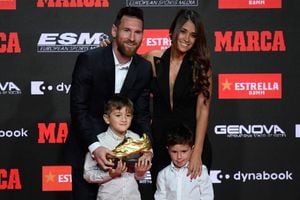Antonela Roccuzzo enamora con su linda selfie en el día de premiación de Messi
