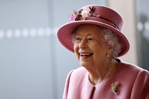 La reina Isabel II y sus más de 5 mil sombreros de colección, tenía sus exigencias