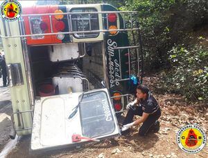 Autobús vuelca en Totonicapán y nueve pasajeros resultan lesionados