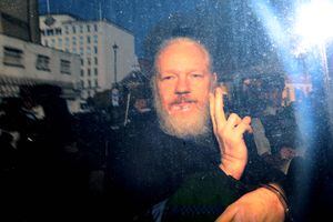 Reino Unido firma la orden de extradición de Julian Assange a EE.UU.