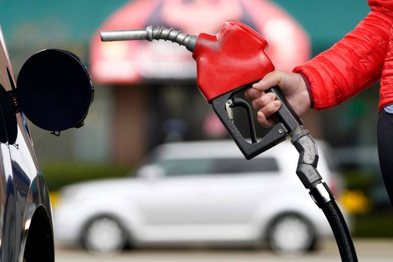 La disminución del precio de la gasolina es catalogado como histórico.