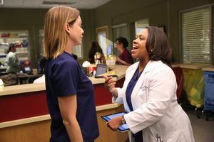 Grey's Anatomy: Dra. Miranda Bailey era para ser bem diferente da que conhecemos e atriz revela como conseguiu o papel