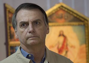 "Huelen a fascismo": hijo de Jair Bolsonaro hace temblar el futuro presidencial de su padre