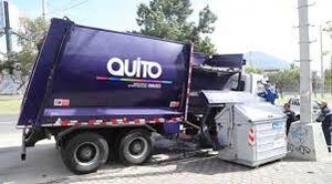 Camión recolector de basura puso ritmo a la cuarentena por coronavirus en Quito