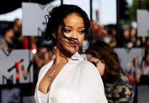 Rihanna vira a rainha do gelo da Savage X para divulgar a nova coleção sexy da marca