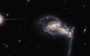 Telescópio Hubble da NASA detecta ‘brigas’ entre irmãos galácticos no espaço