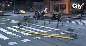 Joven protagonizó aparatoso accidente en Bogotá luego de sacar el carro de los papás