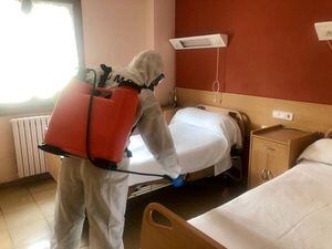 Coronavirus: Ejército español encuentra a ancianos 'conviviendo' con cadáveres en cuarentena