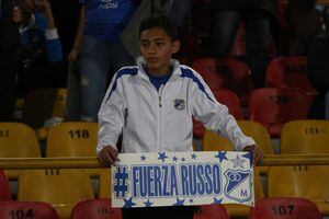Los hinchas y los rivales de Millonarios, unidos por la salud de Russo