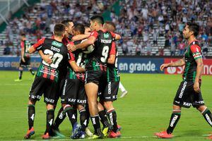 El "copero" Palestino rescató un heroico empate ante Talleres en Córdoba y sueña con la fase de grupos de la Libertadores