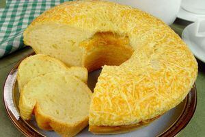 Bolo de pão de queijo: receita deliciosa e pronta em 30 minutos