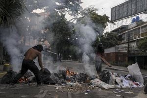Pulso decisivo entre Maduro y la oposición: Paro general de 24 horas es acatado parcialmente en Caracas