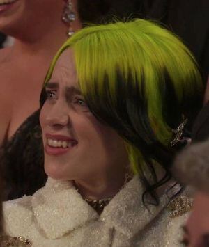 La polémica reacción de Billie Eilish en los Oscar 2020 que dejó varios memes