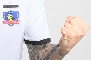 Umbro reveló los detalles de la nueva camiseta de Colo Colo