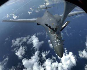 EEUU y Corea del Norte a punto de atacarse: Trump movilizó bombarderos a Guam “listos para luchar”