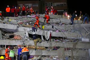 Número de muertos tras terremoto en Grecia y Turquía sube a 27