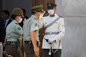Carabineros aclara: solo cuatro funcionarios contagiados trabajan en La Moneda