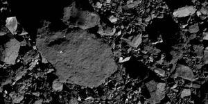 Sonda OSIRIS-REx da NASA capta imagen inédita do gigantesco asteroide Bennu