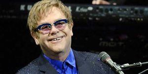Elton John revela que ousadia nos palcos é ferramenta para lidar com timidez