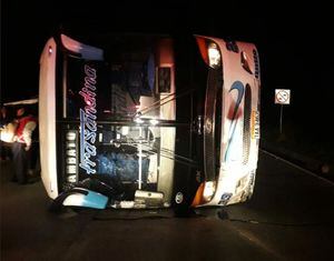 Accidente de bus interprovincial en Chimborazo deja 23 heridos