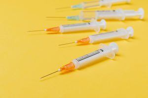 China aprueba patente de una vacuna contra la COVID-19 aún en fase de pruebas