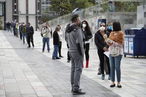 Filas en la Plataforma Financiera norte tras retorno de servidores públicos a oficinas