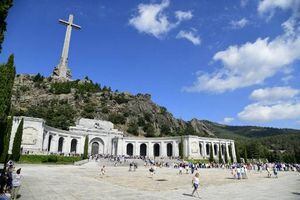 El gobierno español aprueba decreto para exhumar a Franco de su mausoleo