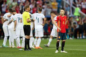 El triste adiós de Iniesta a España: "Terminé haciendo lo que es mejor para la selección"