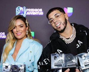 Anuel AA marca su territorio en el Instagram de Karol G