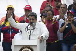 ¿Por qué Nicolás Maduro pidió la renuncia a todo su gabinete en plena crisis en Venezuela?