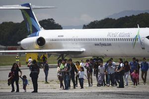 Cancillería confirma reanudación de vuelos de guatemaltecos retornados de EE. UU.