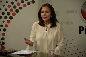 Nueva canciller boliviana dijo que pretende "fortalecer" las relaciones con Chile