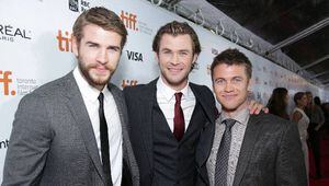 FOTOS: Los hermanos Hemsworth posan junto a su madre en el estreno de 'Avengers: Endgame'