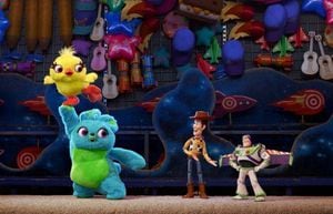 Los dos nuevos personajes de Toy Story que se robarán tu corazón ¡y tus risas!