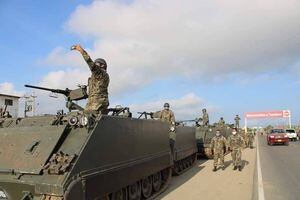 Perú: Tanques de guerra y helicóptero refuerzan la seguridad en la frontera con Ecuador