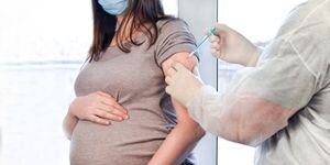 Pocas mujeres embarazadas acuden a los centros de vacunación contra el COVID 19 en Esmeraldas