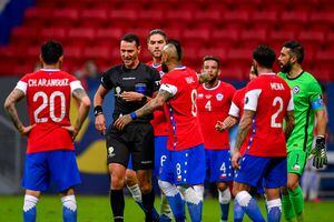 Chile con todo: pide la suspensión de Wilmar Roldán y acusa irregularidades con el Fair Play