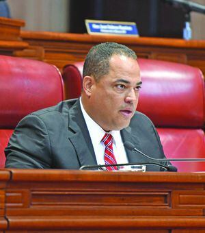 Cuestionan que Carmelo Ríos siga siendo portavoz PNP en el Senado