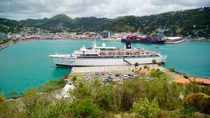 Crucero en isla caribeña en cuarentena por sarampión