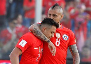 Alexis Sánchez y Arturo Vidal lucharán por ser el mejor futbolista del mundo en 2017