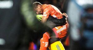 VIDEO. El portero Nahuel Guzmán marca un gol milagroso ante el Alianza