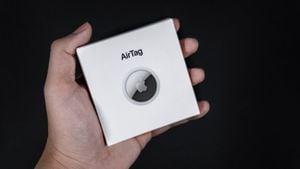 Apple: Cómo cambiar la batería de un AirTag en pocos pasos