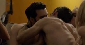Esta escena gay levanta polémica en estreno de El señor de los cielos 6