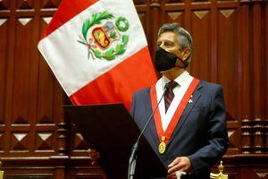 Francisco Sagasti asumió como presidente de Perú pidiendo perdón por las violaciones a los derechos humanos